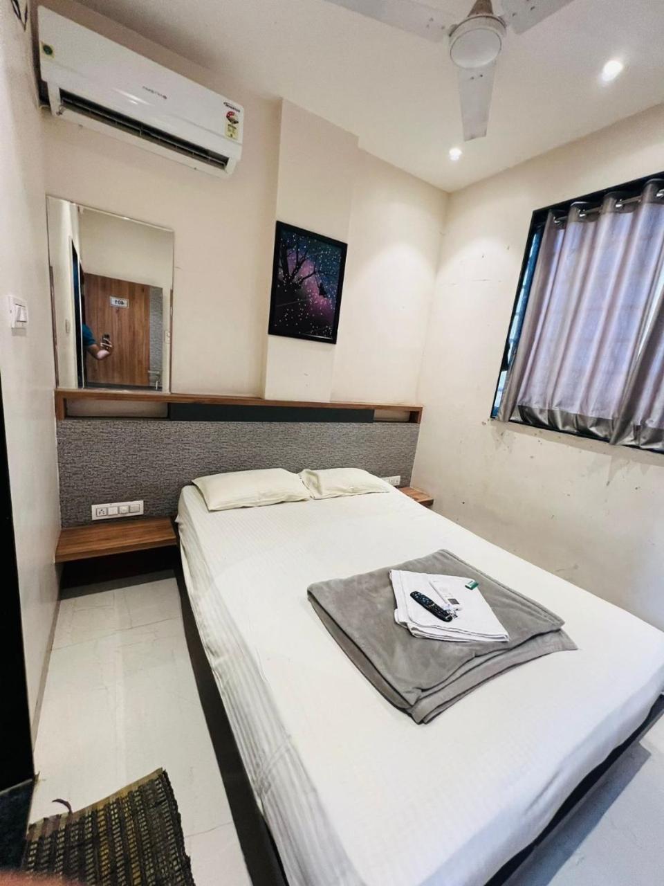 Hotel Pragati Inn Ahmednagar Esterno foto